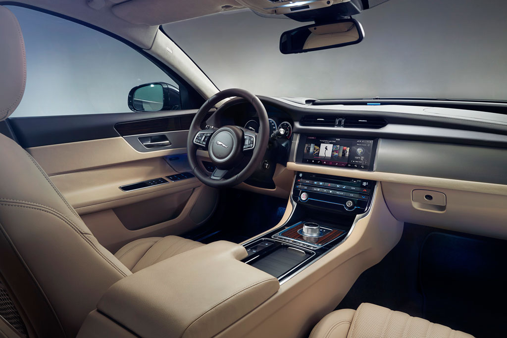 Jaguar-XF-interior
